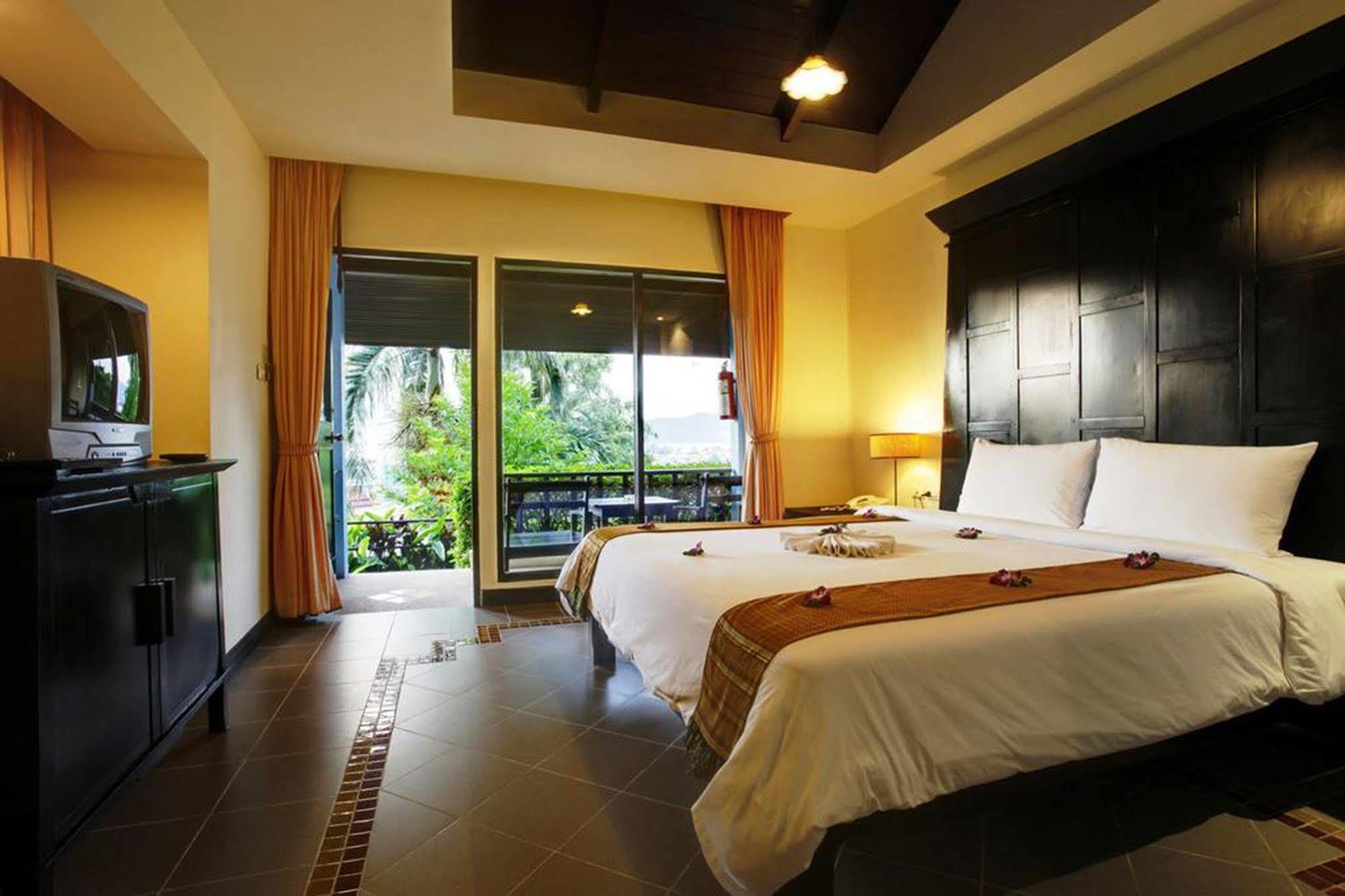 Patong Cottage Resort Luaran gambar